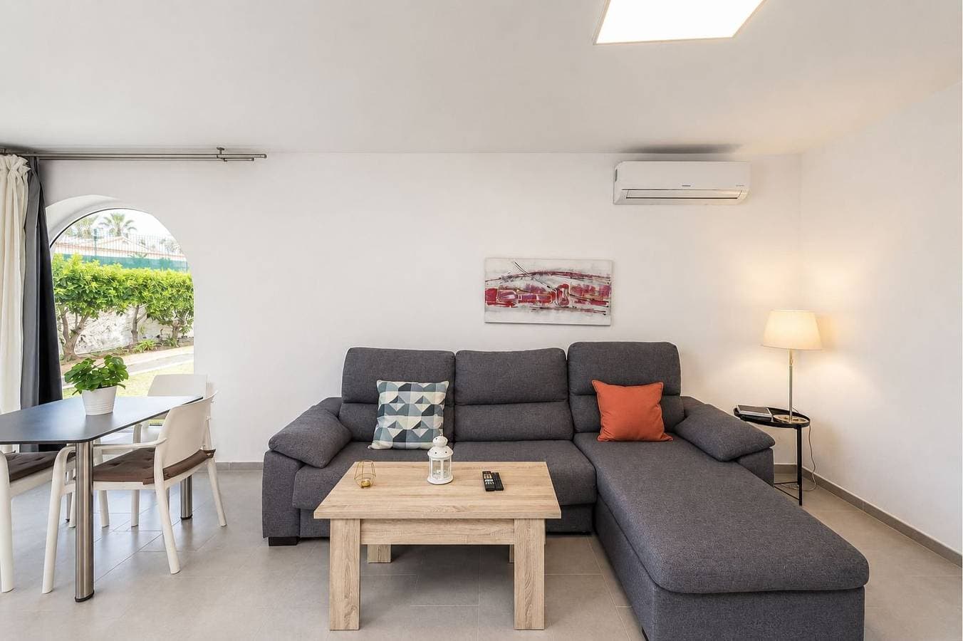 Foto 10 von 26: Ferienwohnung für 4 Personen mit Terrasse