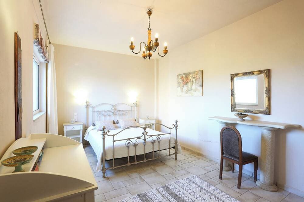 Foto 4 von 30: Traditional villa in a serene environment with amazing sea view in Listaros