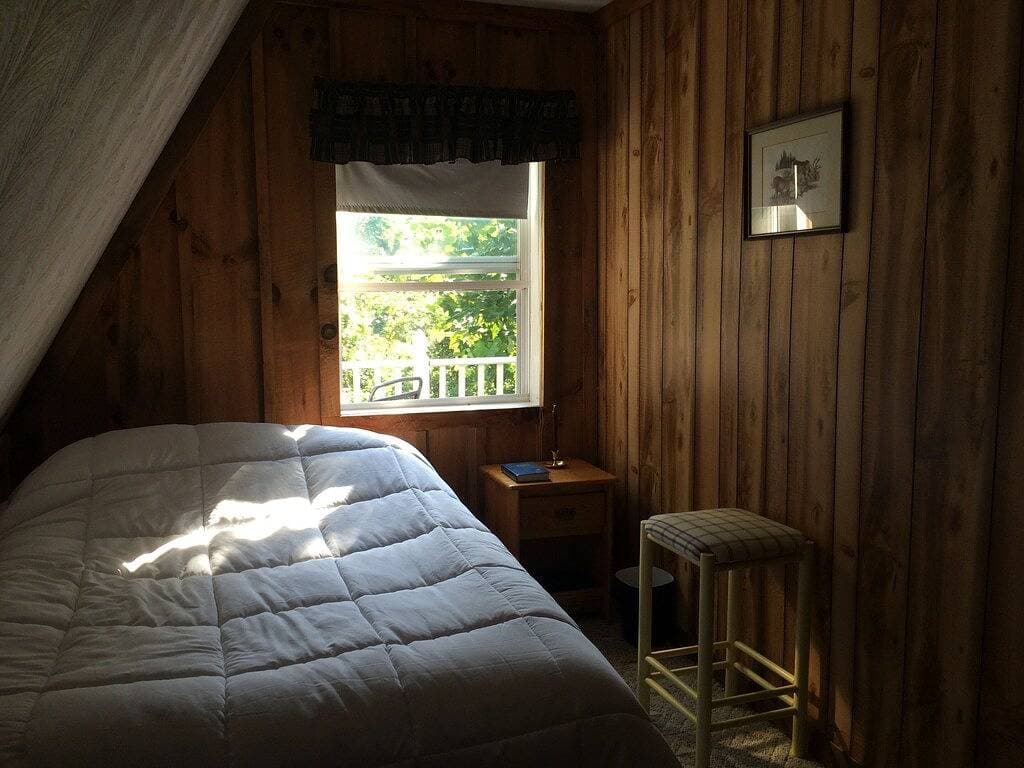 Foto 9 von 21: Alarka Cabin Guest House mit tollen Sonnenuntergängen in den Bergen und WiFi inklusive