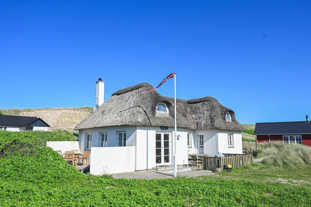 Sehr schönes Sommerhaus mit Charme in fantastischer Lage – Nur 100 m zum Strand! 1