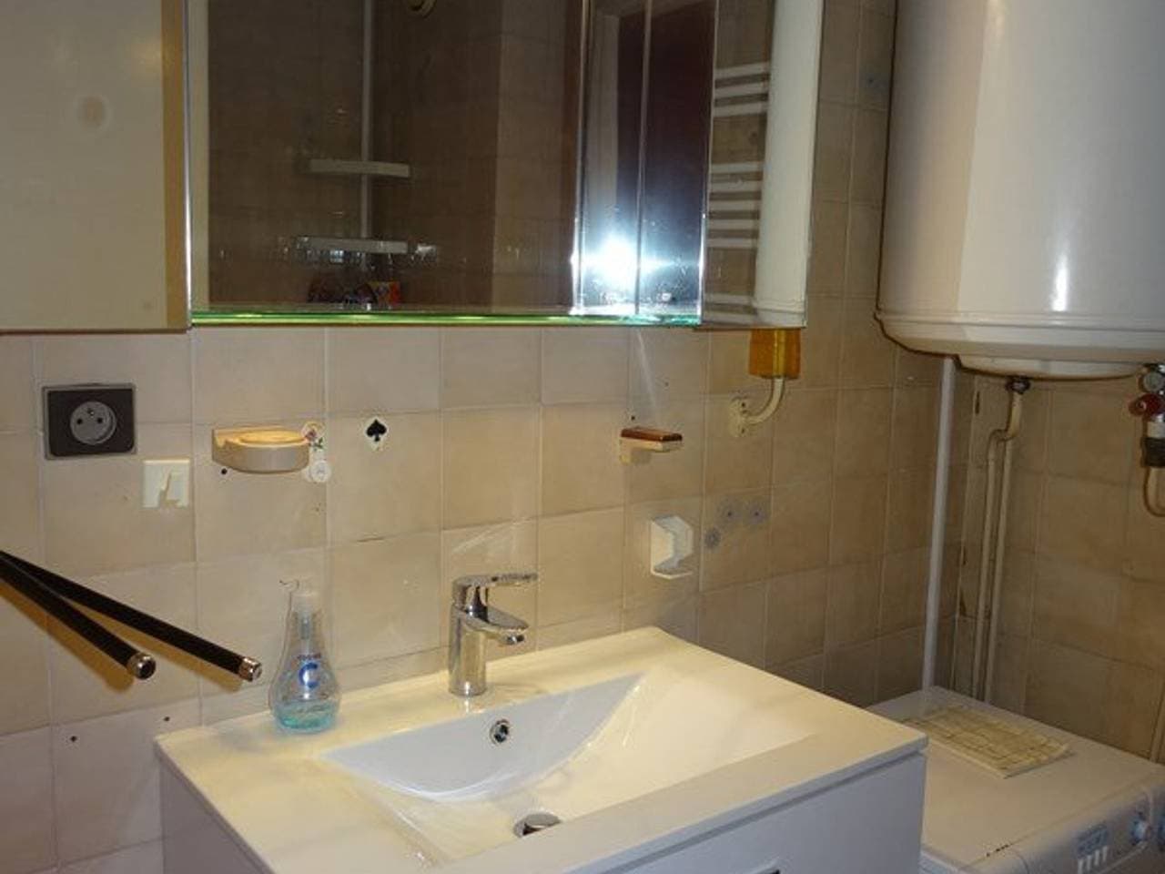 Foto 6 von 11: Studio-Hyères: Piscine, Plages et Port à Proximité, Parking Inclus, Idéal Vacances