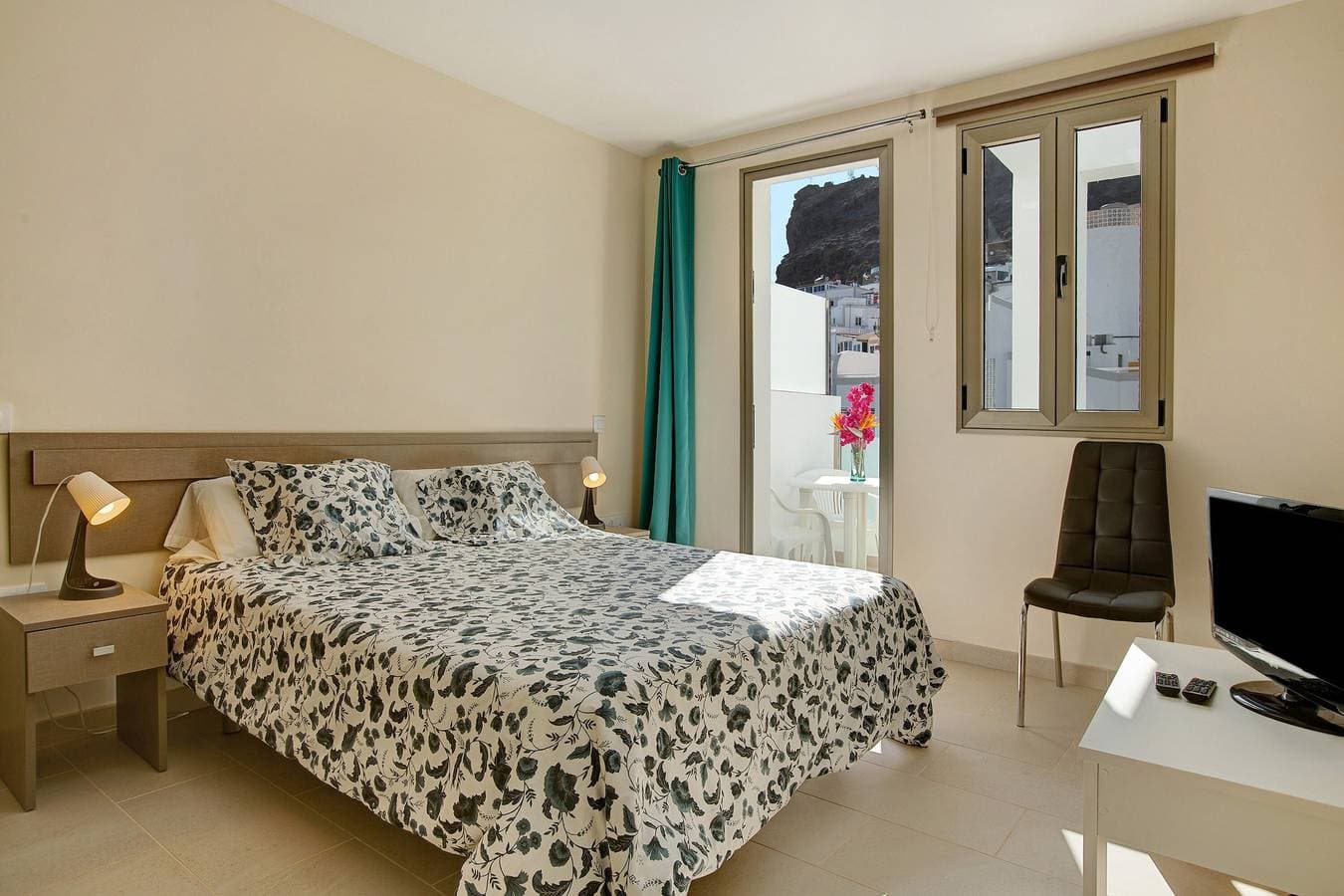 Foto 10 von 22: Apartment Atico Albamar mit Bergblick, WLAN, Balkon und Terrasse