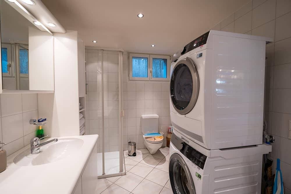 Foto 5 von 7: Studio mit Küche für 2 Personen  5-10 Min. zum See und 1 Min. zur Bushaltestelle