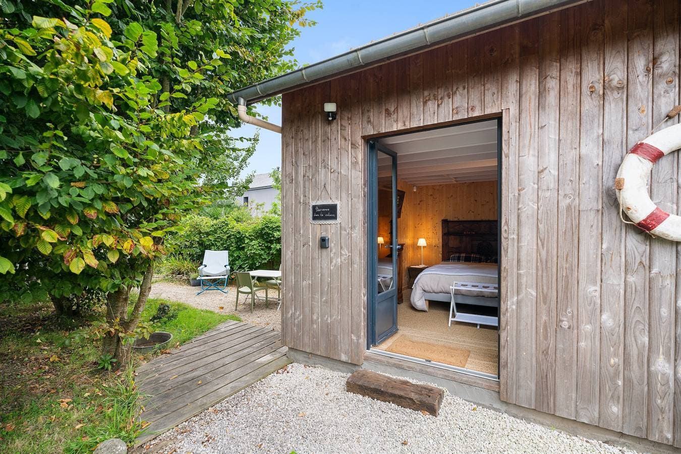 Foto 2 von 21: Gästehaus 'La Cabane dans les charmes' mit privater Terrasse, Gemeinschaftsgarten und WLAN