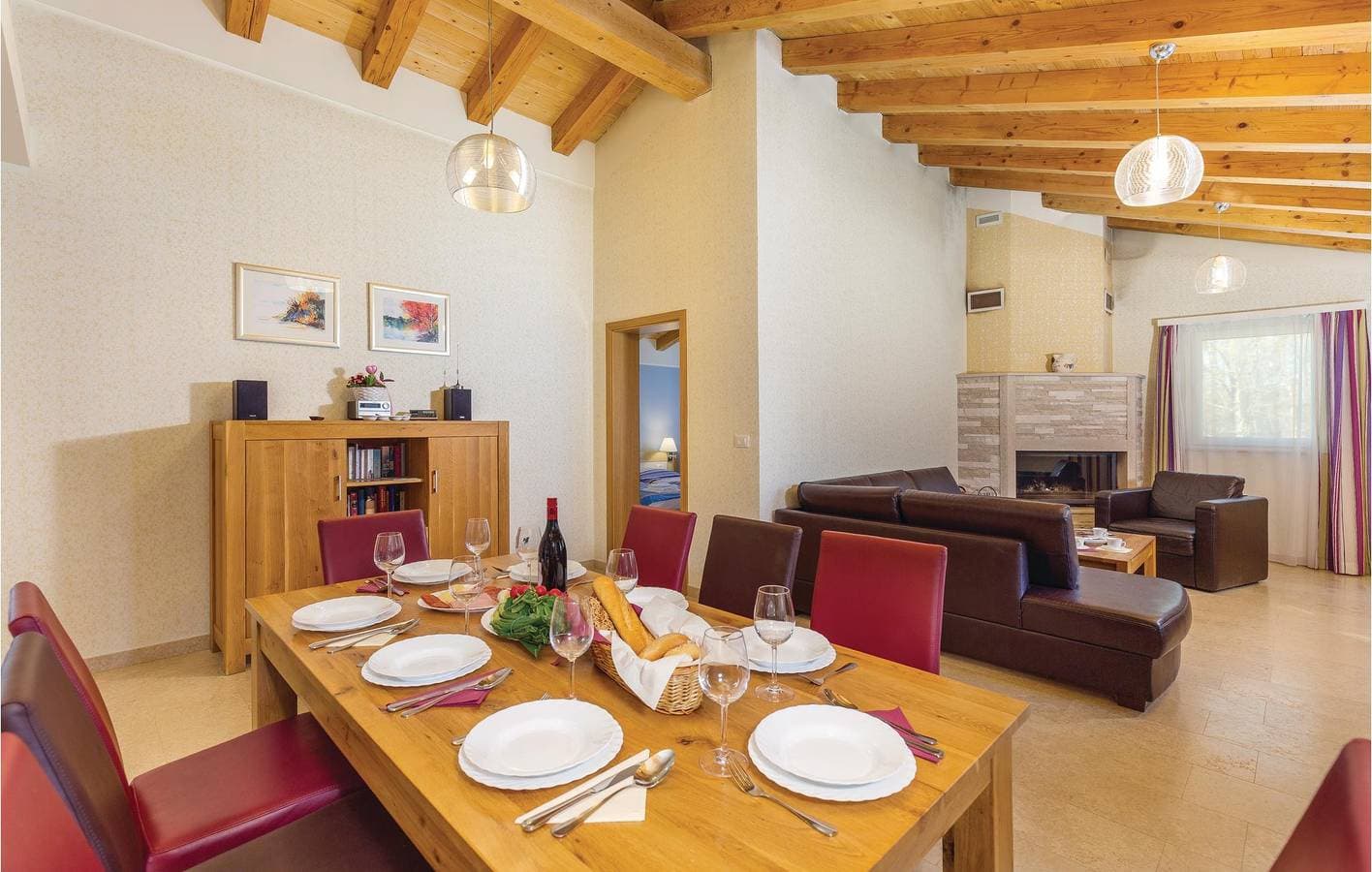 Foto 6 von 47: Geräumige 2-Zimmer-Ferienwohnung mit Pool, WLAN, Klimaanlage und Parkplatz