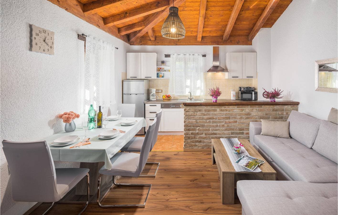 Foto 5 von 26: Gemütliche Ferienwohnung mit Terrasse, Parkplatz und WLAN in der Nähe von Sveti Lovrec