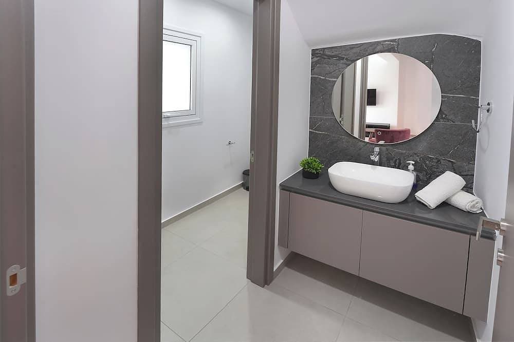 Foto 11 von 25: Dps4 Sun & Moon Luxury 4-bedroom Villa with Private Pool, in Vibrant Ayia Napa