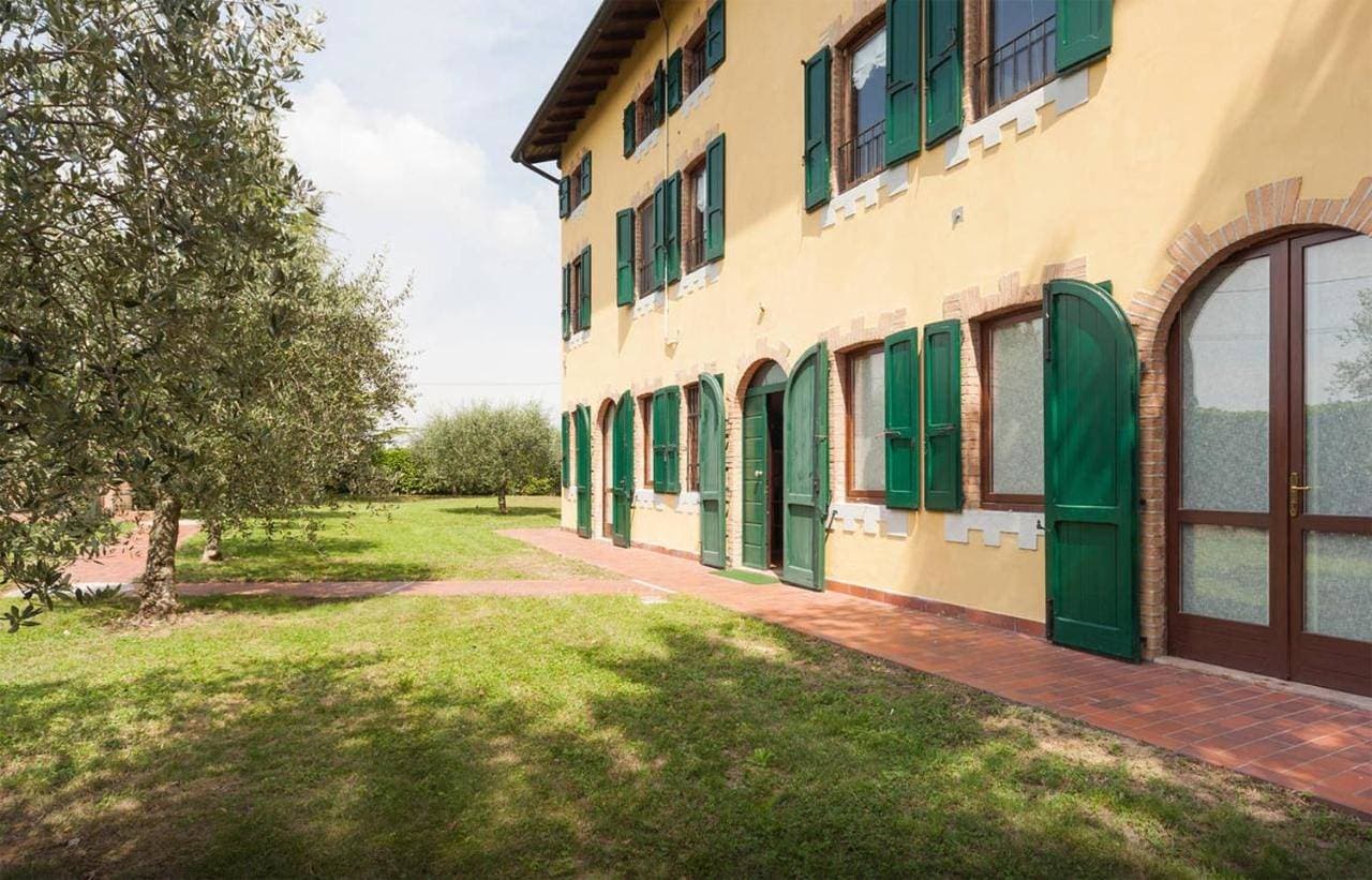 Foto 2 von 5: Villa