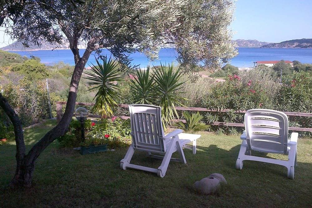 House at 80 mt from the beach, with garden and terrace with a panoramic sea view 1