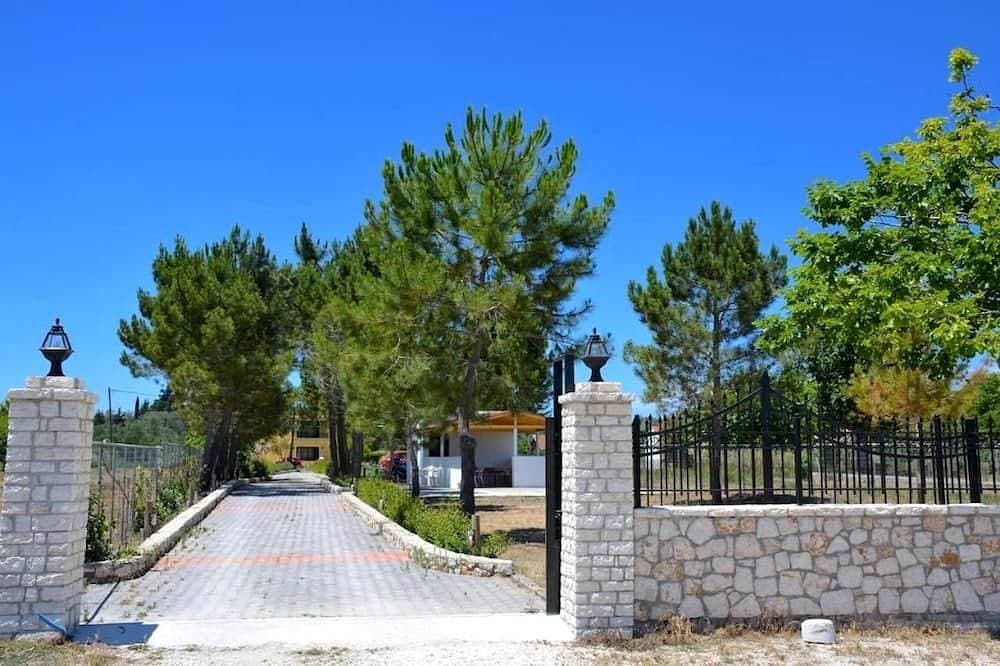 Foto 12 von 30: Cozy studio in a green peaceful area near the beach in delightful Lefkimmi Corfu