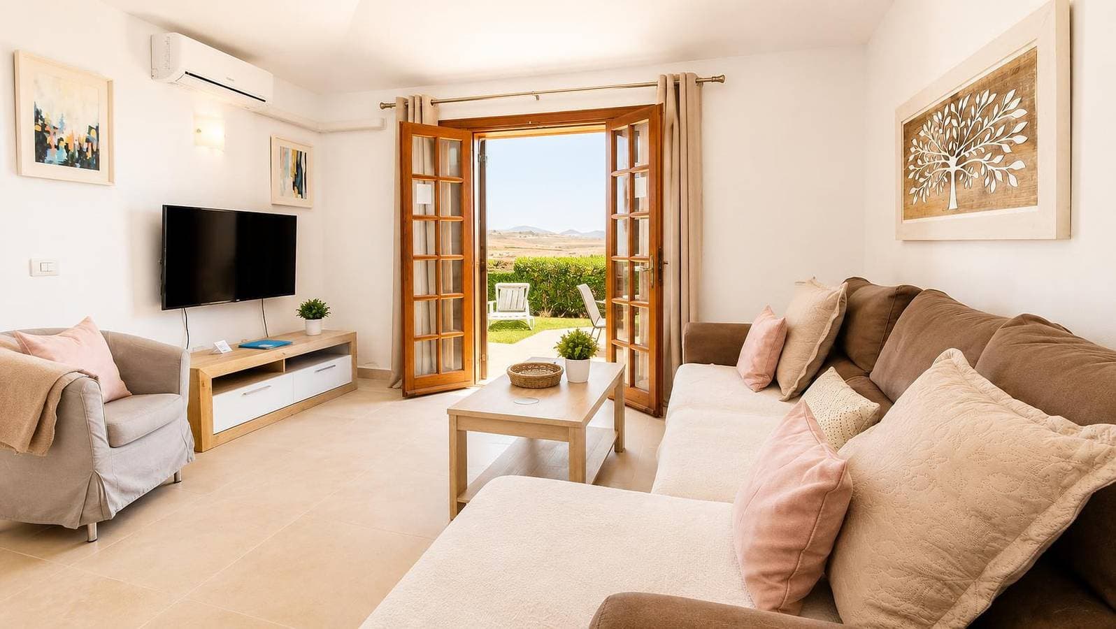 Foto 3 von 38: Villa für 6 Personen mit Balkon