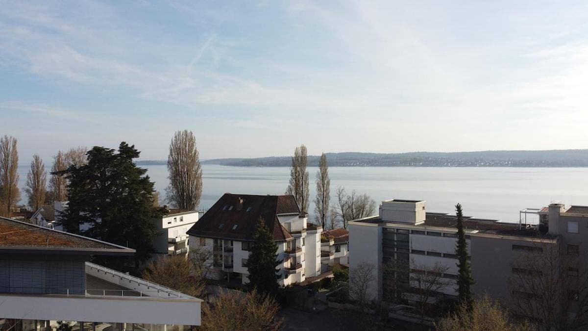 Penthouse mit Seeblick & Balkon, zentral, TG 1