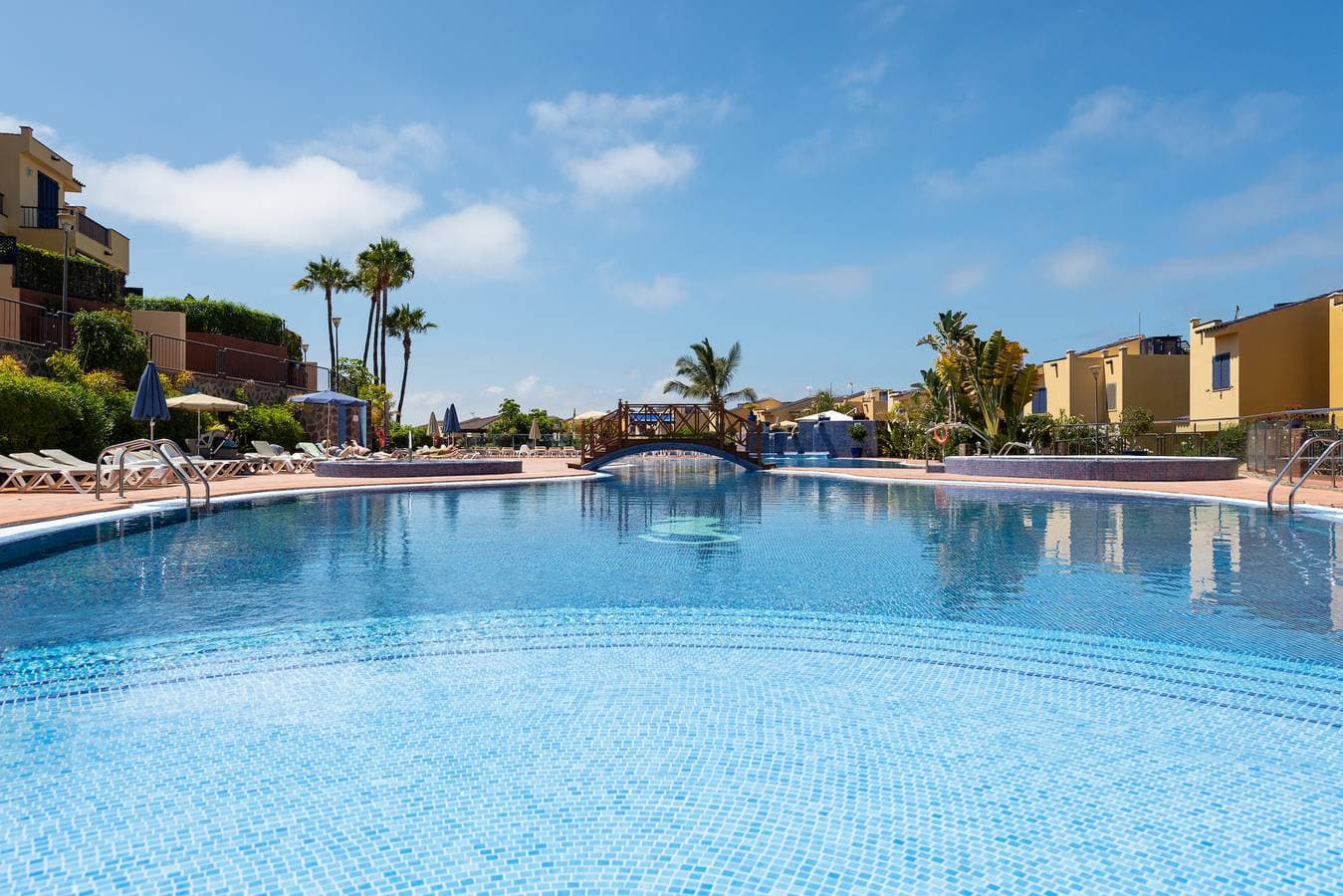 Foto 5 von 21: Meloneras private pool close to the beach