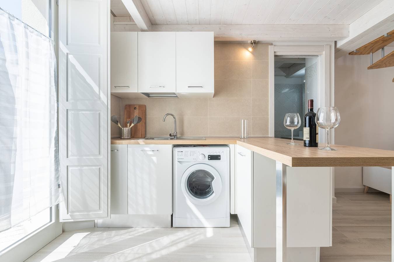 Foto 8 von 32: Ferienwohnung 'Casa Vacanze Riflessi Sul Mare' mit Balkon, Highspeed-WLAN und Klimaanlage