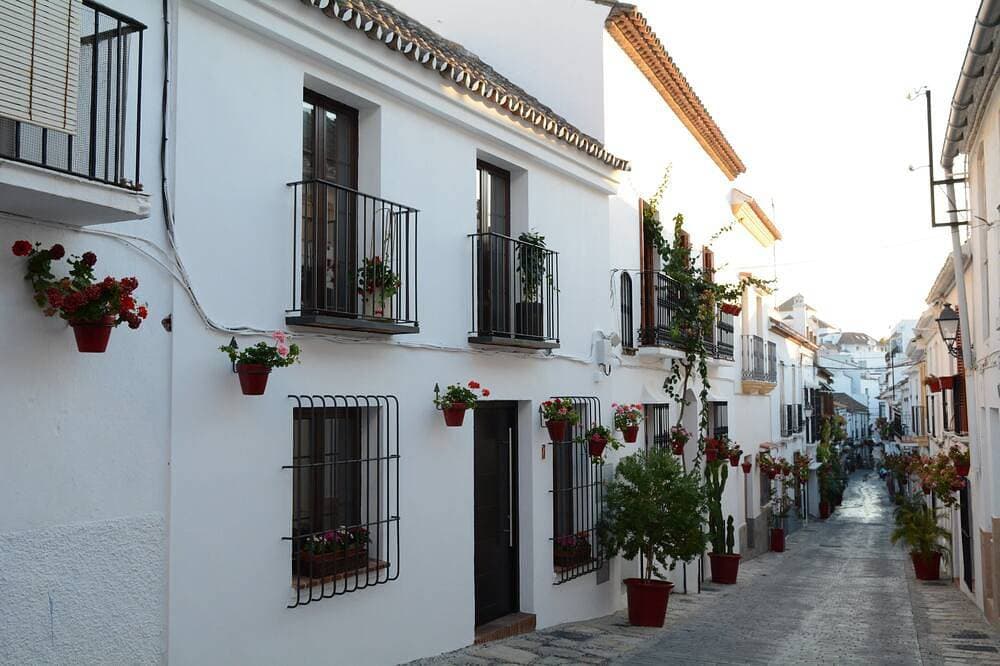 Foto 13 von 24: Das Hotel liegt in der Altstadt von Estepona, 3 Gehminuten vom Strand entfernt