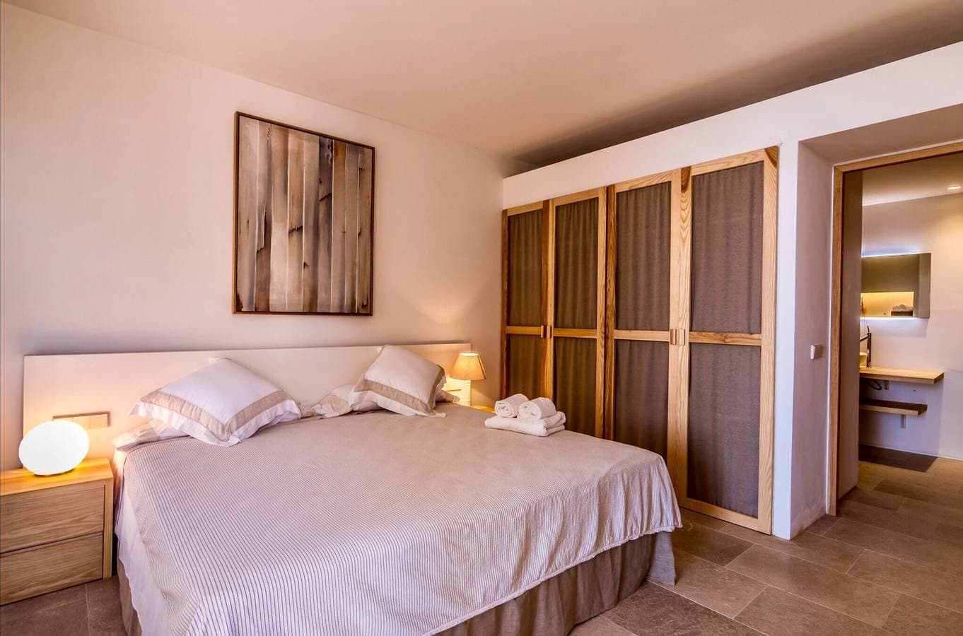 Foto 10 von 18: Exklusive Meerblick-Wohnung mit Pool und Chill-out-Bereich