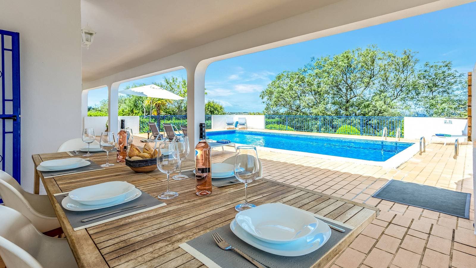 Foto 7 von 32: Villa für 6 Personen mit Terrasse
