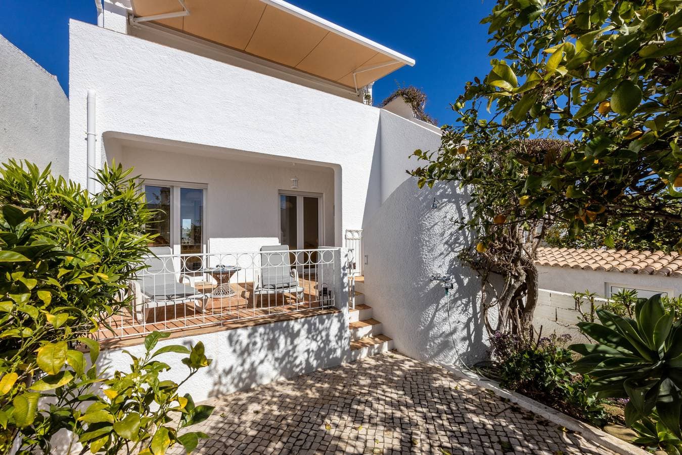 Foto 2 von 33: Casa do Limoeiro 54 Lbc by CoolHouses