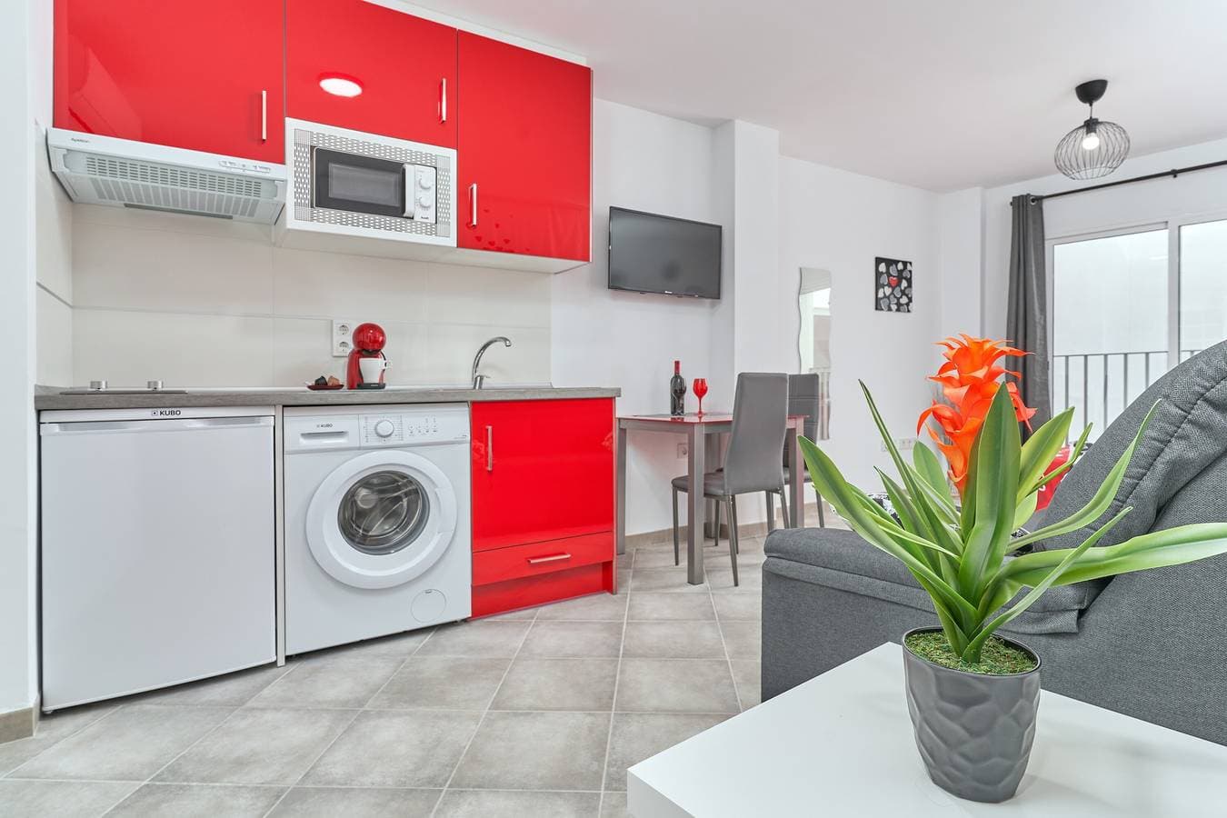 Foto 7 von 24: Einzimmerapartment "Nerja Boutique Beauty 204" mit Gemeinschaftspool und WLAN