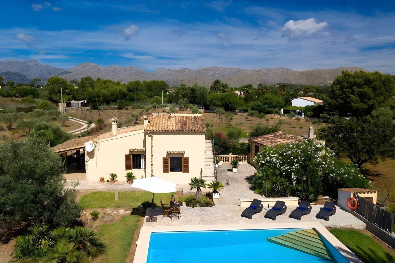 Foto 3 von 14: Villa 'L'Embat' mit Bergblick, privatem Pool und Wi-Fi