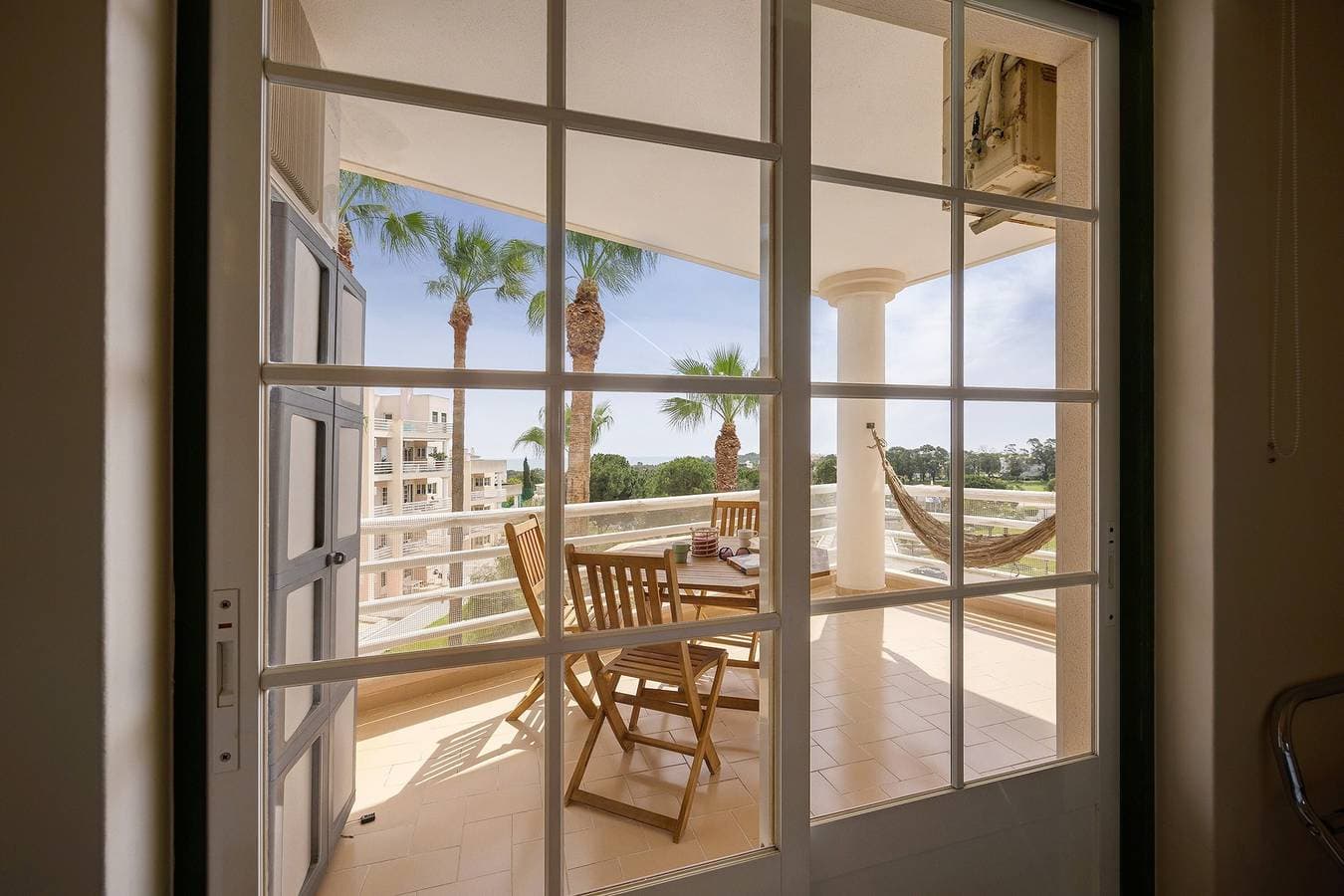 Foto 5 von 34: Ferienwohnung 'Sol Do Atlântico' mit Gemeinschaftspool, WLAN und Klimaanlage