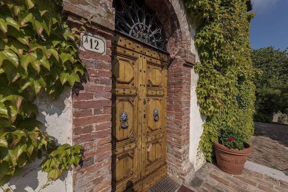 Foto 11 von 30: Casciano Apartment in einem historischen Anwesen in der Nähe von Siena mit Swimmingpool