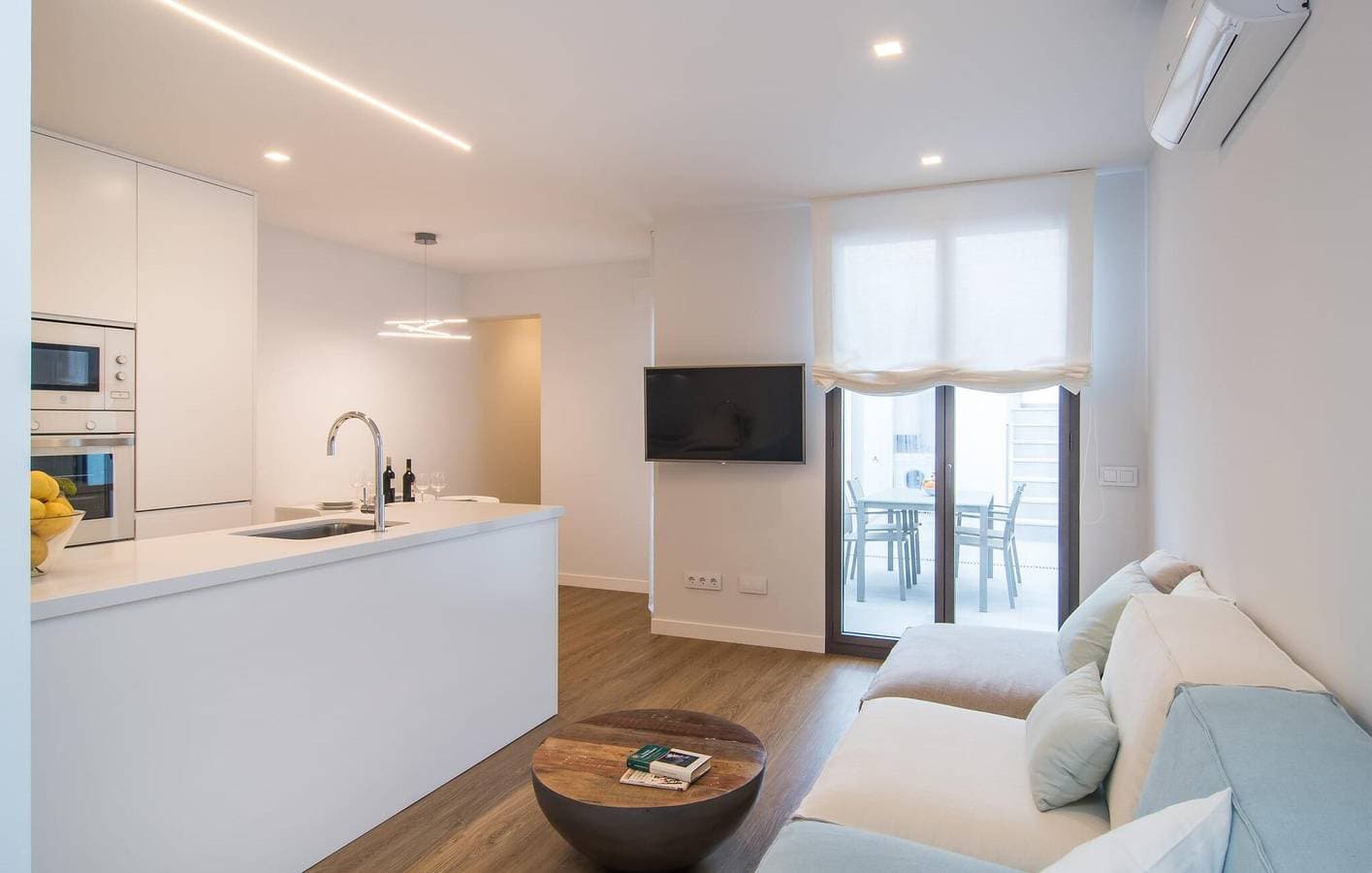 Appartement am Strand mit AC & WiFi, in der Nähe von Caló d'en Rafalino 1