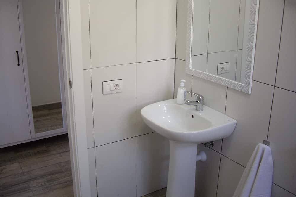 Foto 6 von 30: Zwei Barrancos (3). - 1 Schlafzimmer mit Doppelbett, Wohnküche, Schlafsofa, Badezimmer. Pool