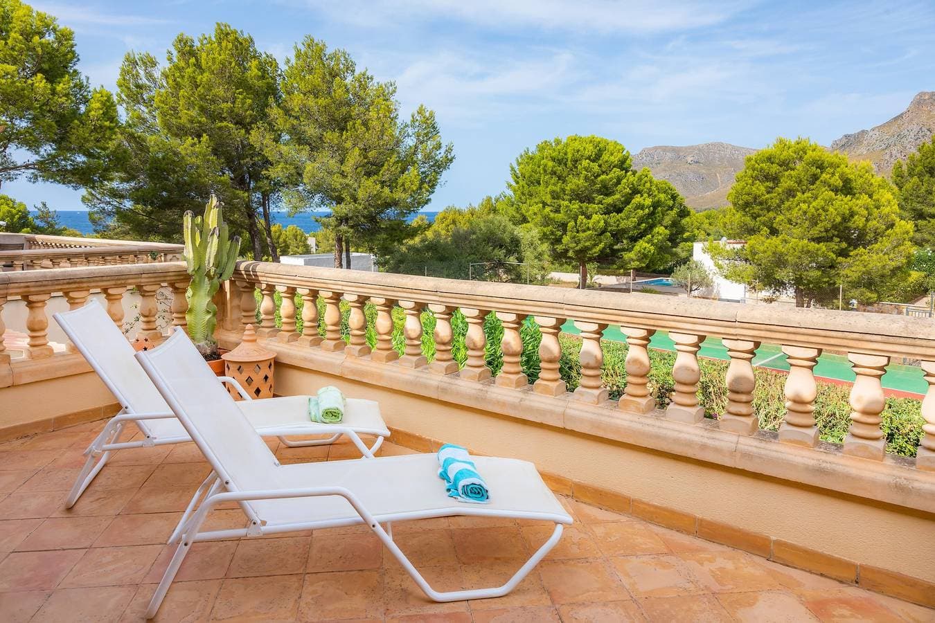 Foto 4 von 30: Ferienhaus Garballo mit Garten, Terrasse, A/C und Gemeinschafts-Pool