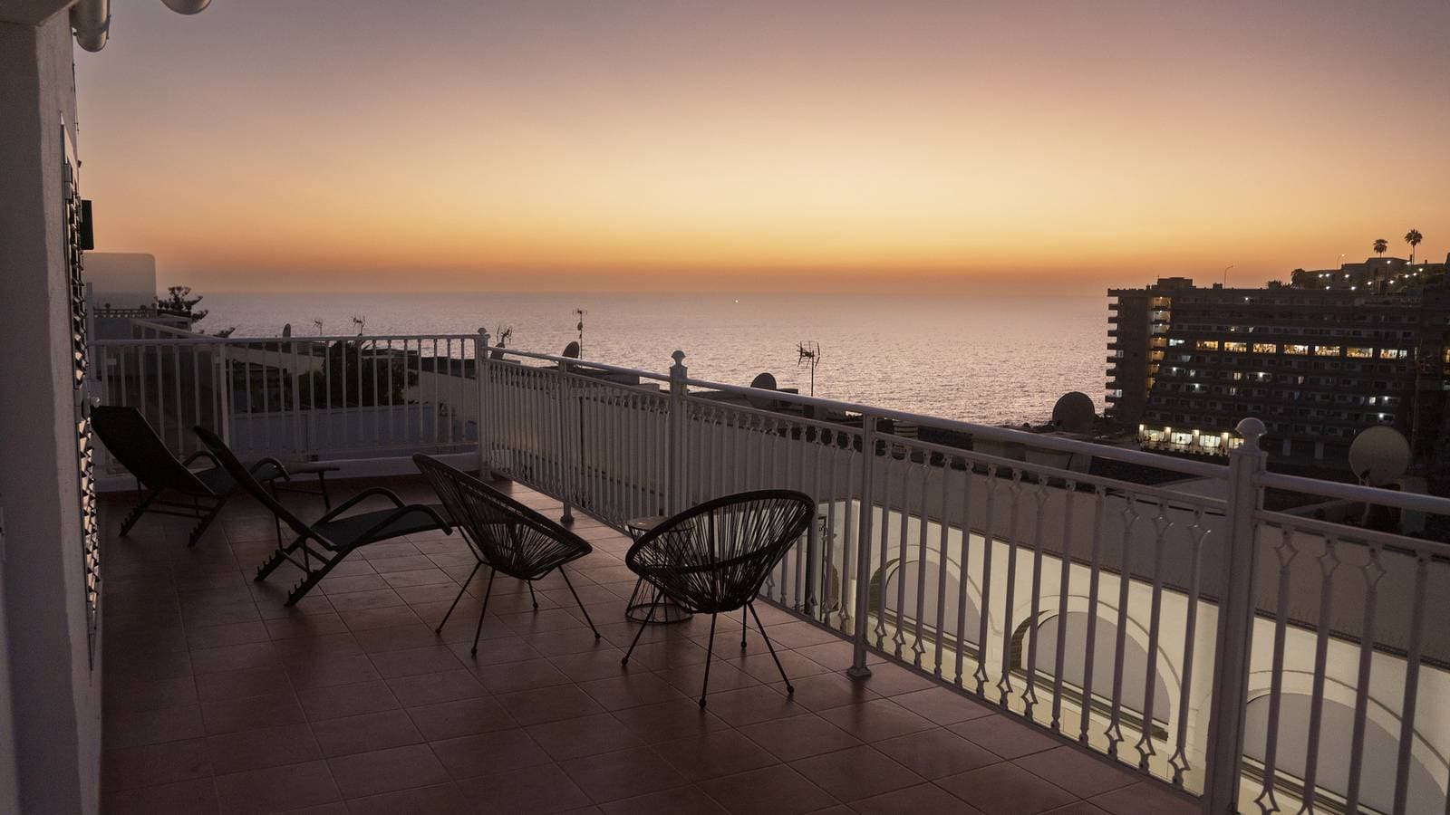 Sunset House Los Caideros 1