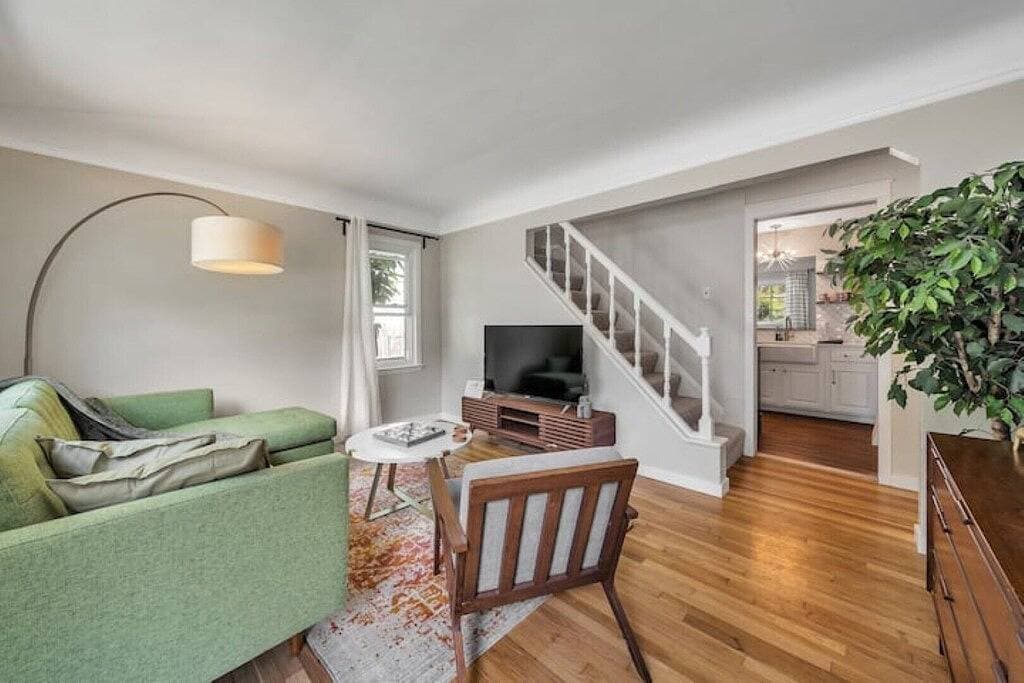 Foto 9 von 29: The Woven Oak - Gorgeous & Cozy Cottage with Game Room, Bar & 2 Full Baths