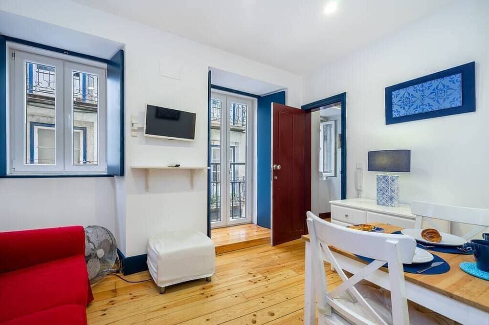 Foto 6 von 13: Charming Studio Steps from Martim Moniz