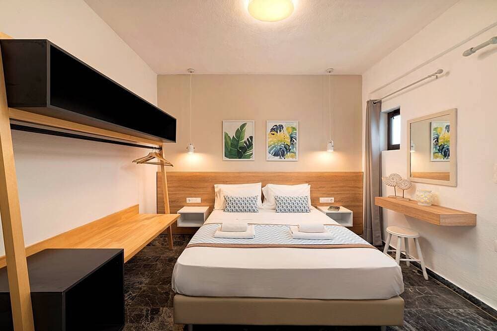 Foto 4 von 27: Welcome Apts laid just 1600m away from the longest sandy beach of northern Crete and the touristic Georgioupolis Town, offering great views to the Cretan Sea and the White Mountains.  Welcome Apts is ideal for couples, families, a group of families or a g