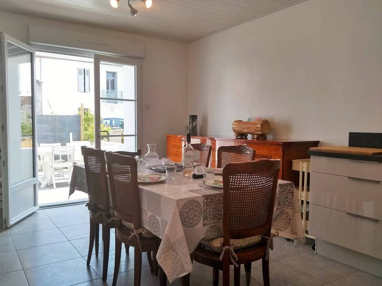 Foto 5 von 20: Unabhängiges, renoviertes Haus, 300m vom Strand, Terrasse, 2 Schlafzimmer, 5 Personen, La Guérinière
