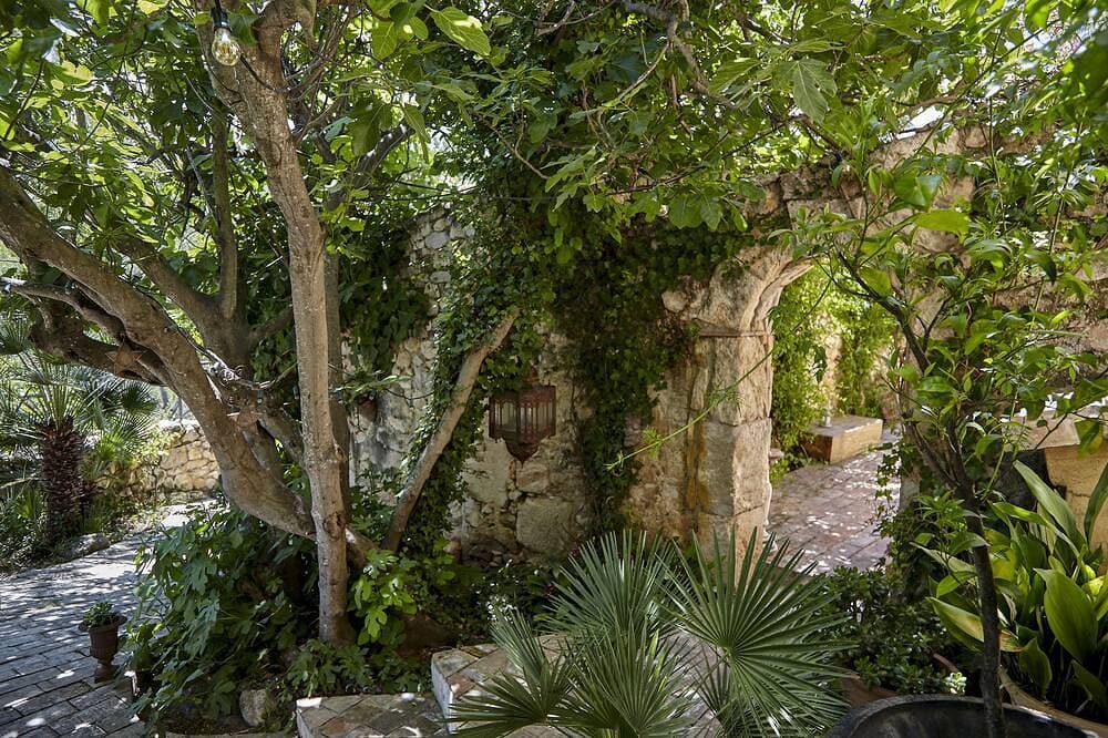 Foto 13 von 30: Manor House at Masia Nur Sitges ( adults only, very stylisch)  )