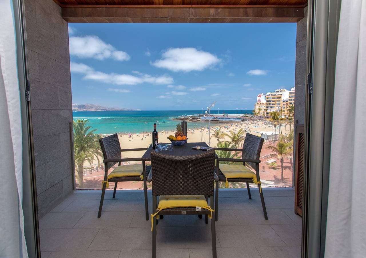 Balcony above the Sea -2I 1