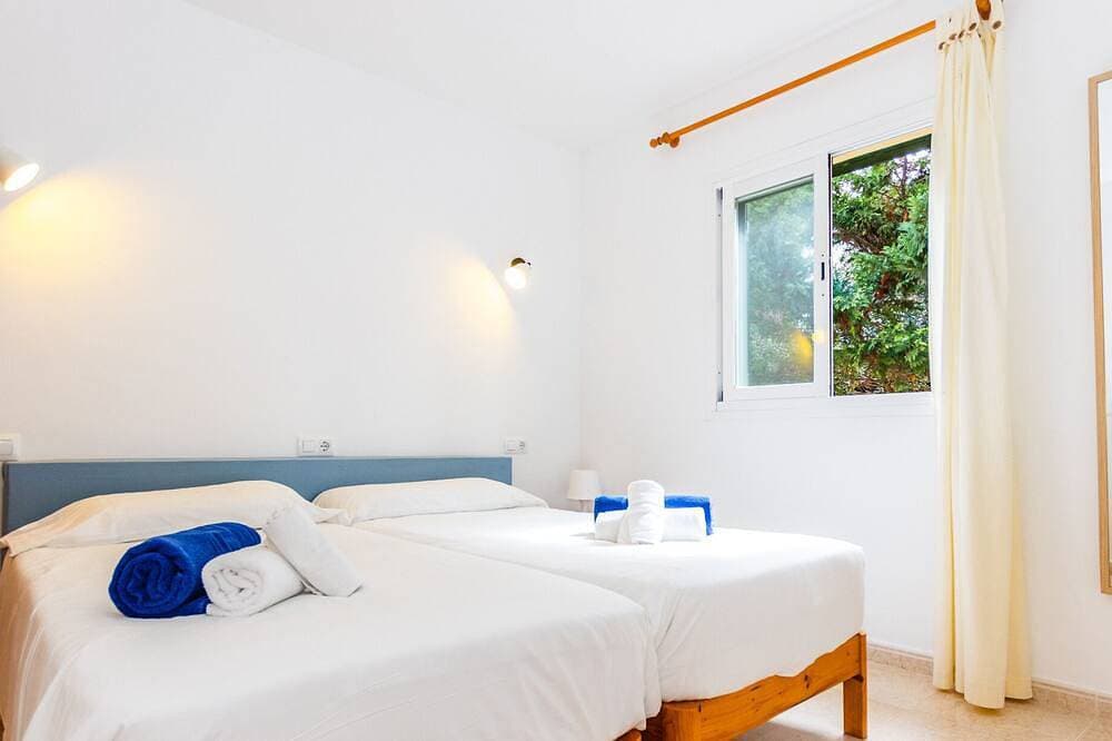 Foto 7 von 27: Cala Mendia Beach House 2 es with direct access to the beach and sea views
