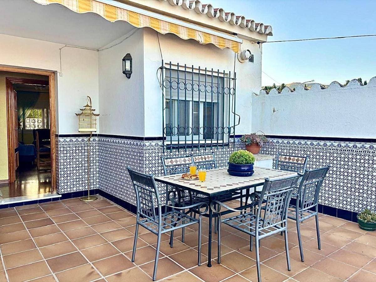 Bonito Chalet en Urb El Cañuelo - Benajarafe 1