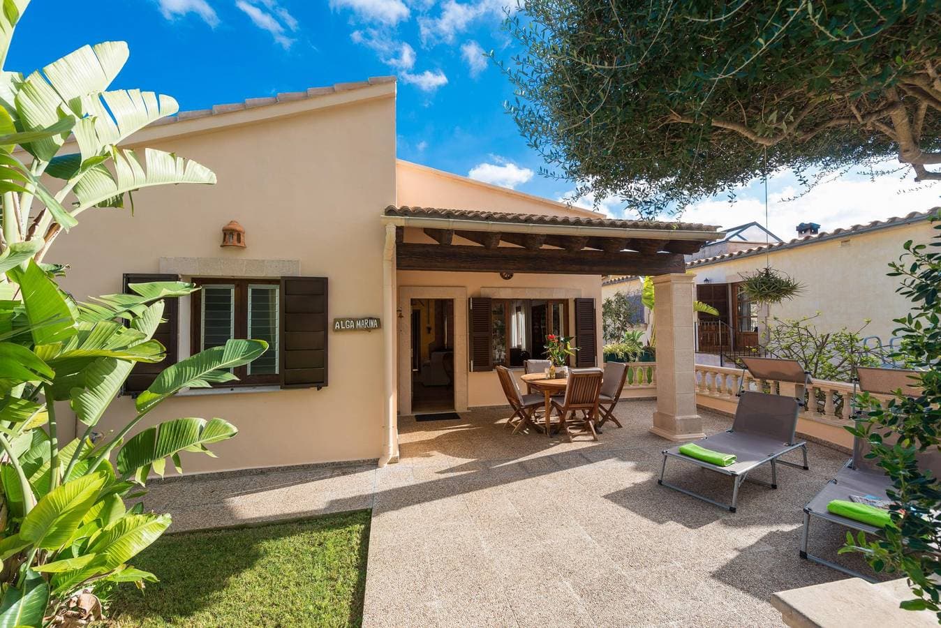 Alga Marina - Fantastisches Haus mit schöner Terrasse und nur 550 Meter vom Strand in Son Serra de M... 1