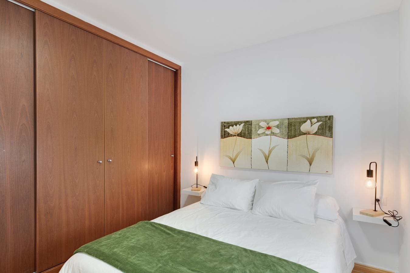 Foto 13 von 27: Ferienwohnung 'Olia' mit privater Terrasse, Balkon und Klimaanlage