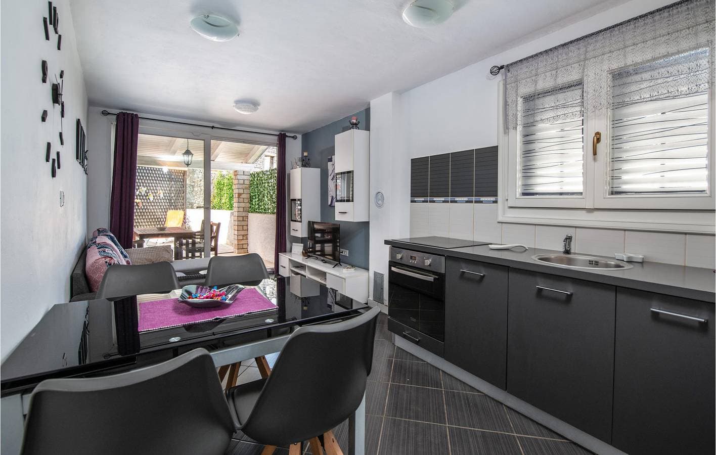 Foto 6 von 15: Gemütliche Ferienwohnung mit Terrasse, WLAN und Parkplatz in der Nähe eines Restaurants