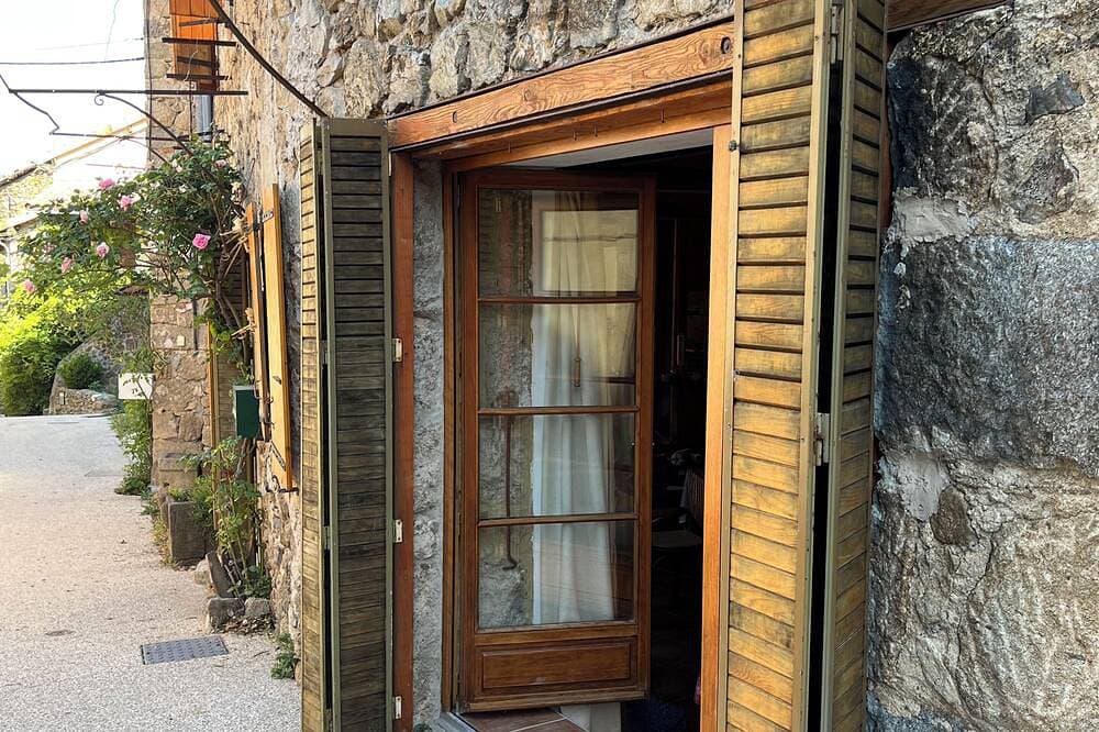 Foto 11 von 30: La Forge, großes, ruhiges, naturnahes, historisches Steinhaus mit Dachterrasse.