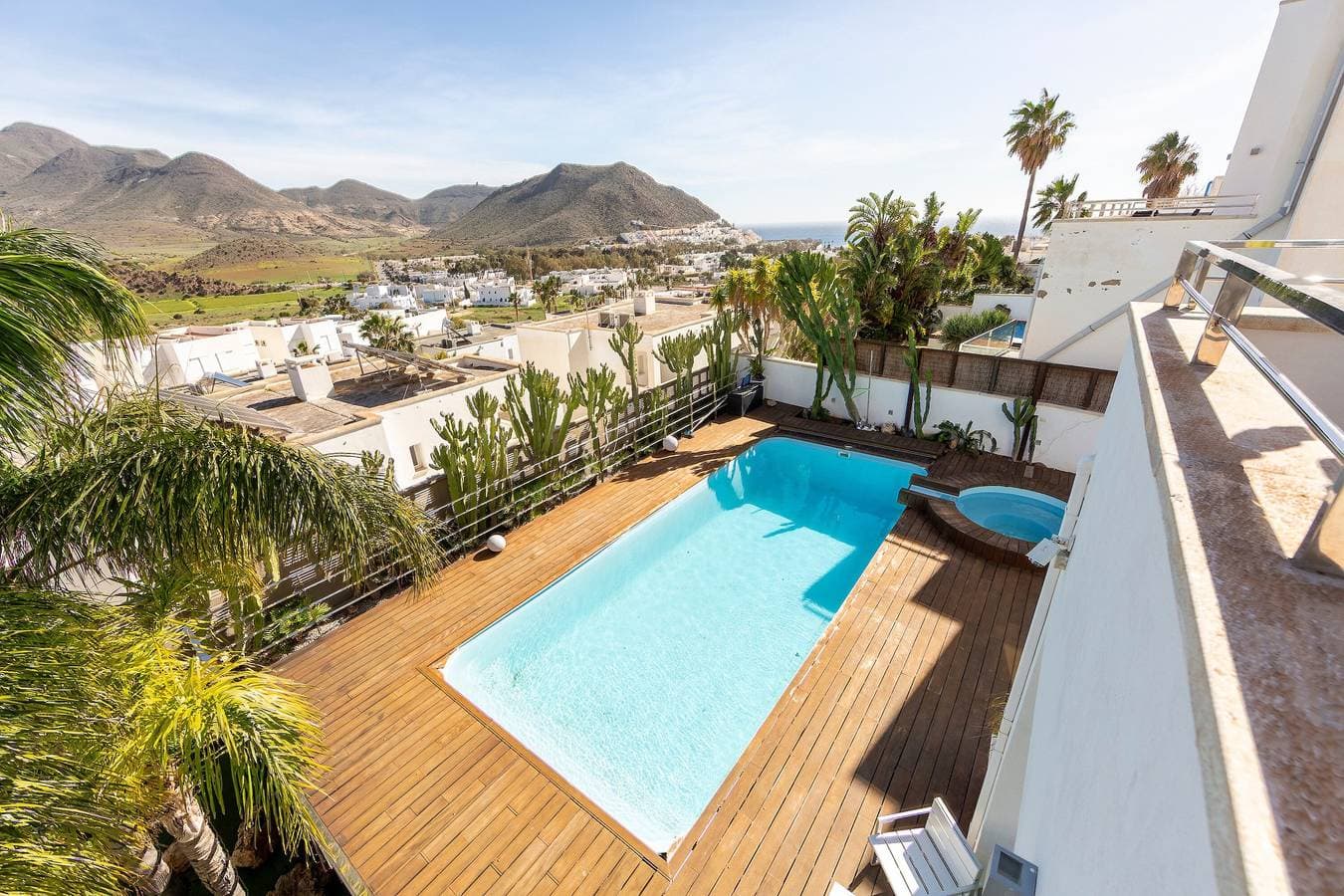 Foto 3 von 42: Villa 'Lux' mit Meerblick, WLAN und Klimaanlage