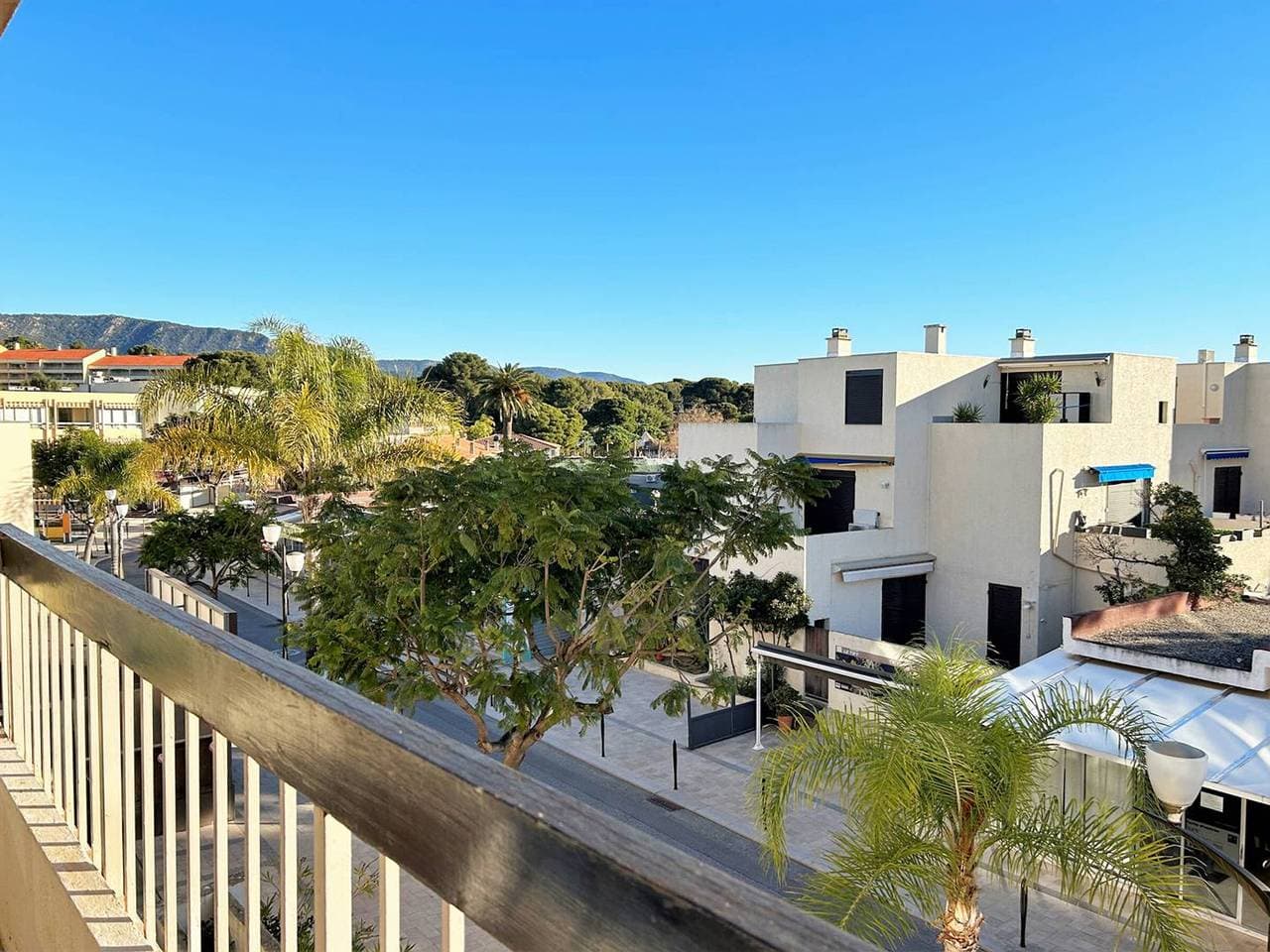 Foto 2 von 15: Gemütliche 2-Zimmer-Wohnung mit Terrasse, Parkplatz und nahe Strand in Bormes-les-Mimosas