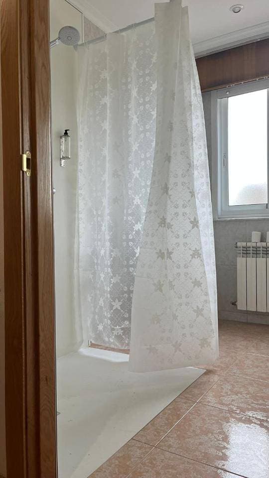 Foto 7 von 11: Double or Twin Room with Shared Bathroom