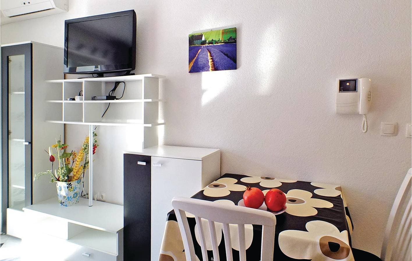 Foto 7 von 16: Gemütliche Ferienwohnung mit WLAN und Terrasse, 800 m von der Küste in Makarska entfernt