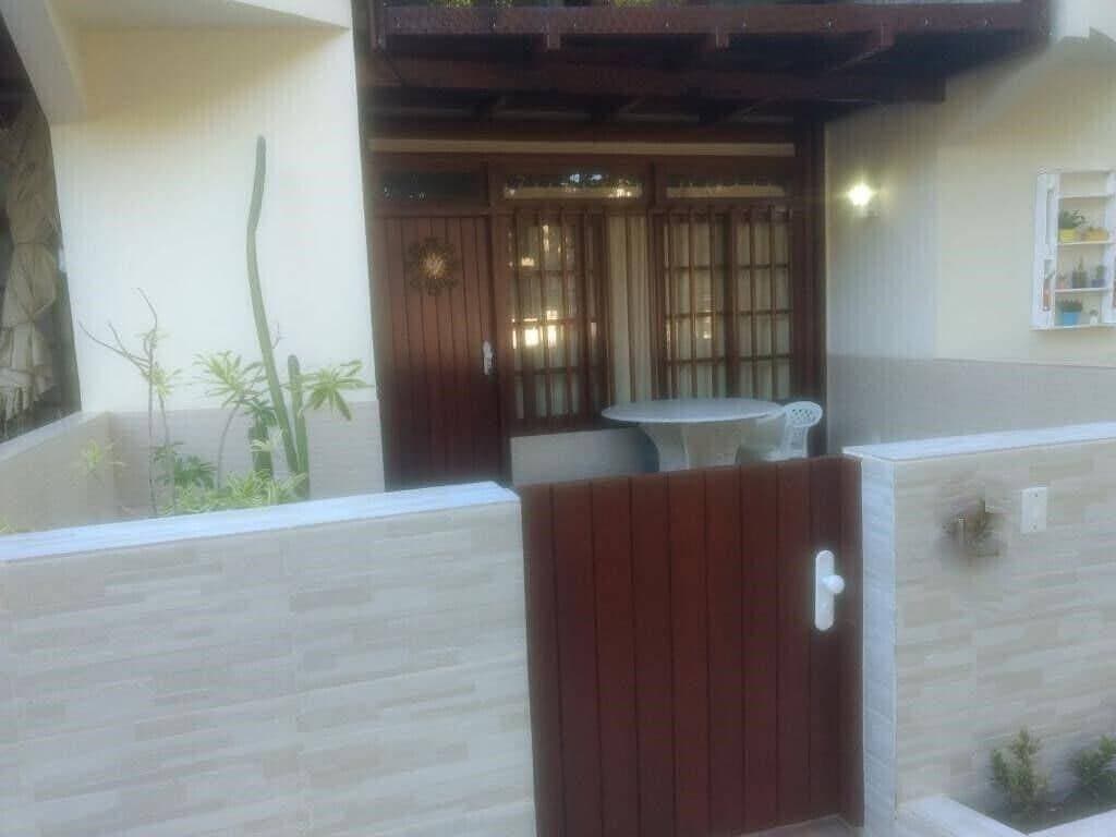 Foto 11 von 19: House with feet in the sand, Flamengo Beach