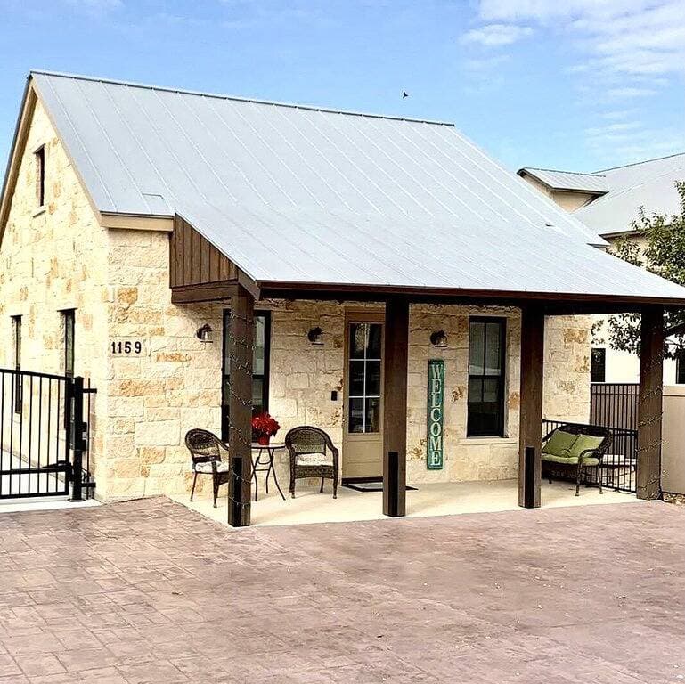 Foto 3 von 18: Gorgeous 2 bedroom Casita on the Guadalupe River walking distance from Gruene.