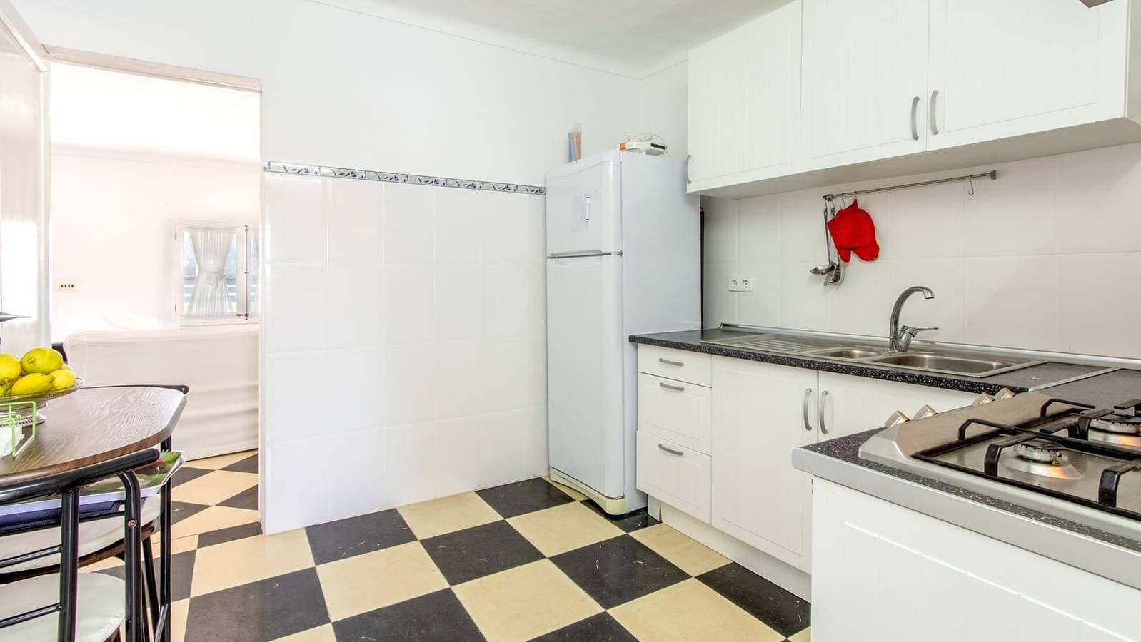 Foto 10 von 37: Ferienwohnung für 4 Personen mit Garten