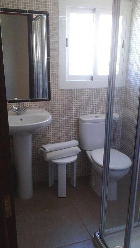 Foto 10 von 11: Double or Twin Room with Terrace no Air-Conditioning